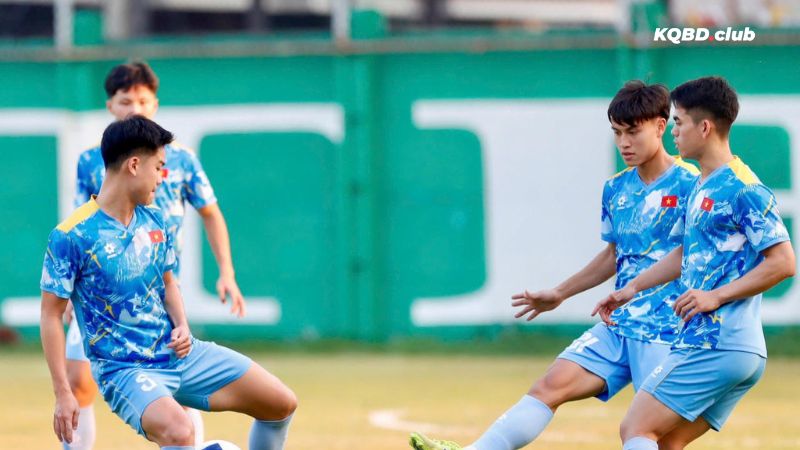 Trang kênh còn cập nhật tin tức bên lề sân cỏ